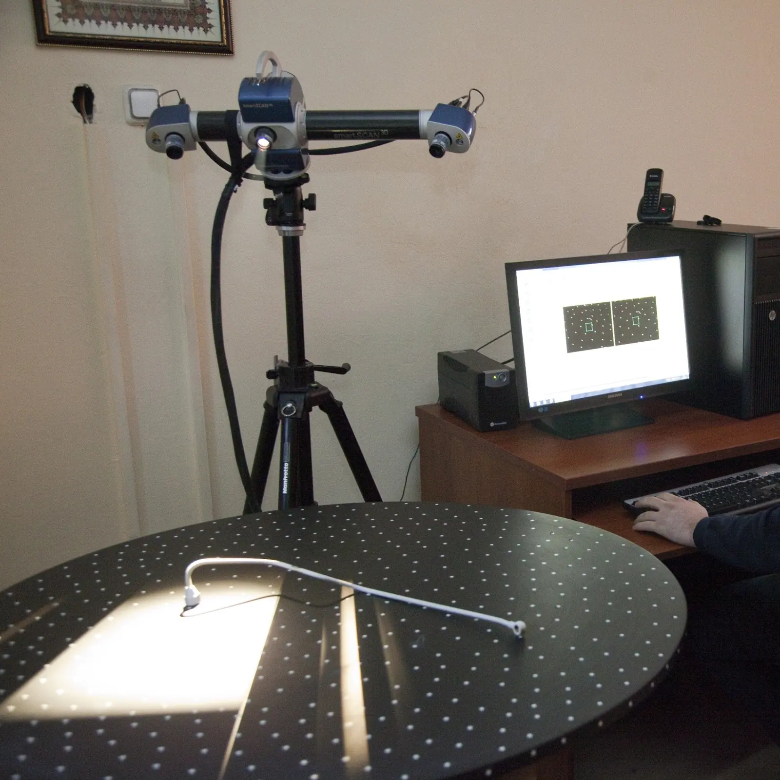 Bükülmüş boruyu ölçen optik 3B tarayıcı